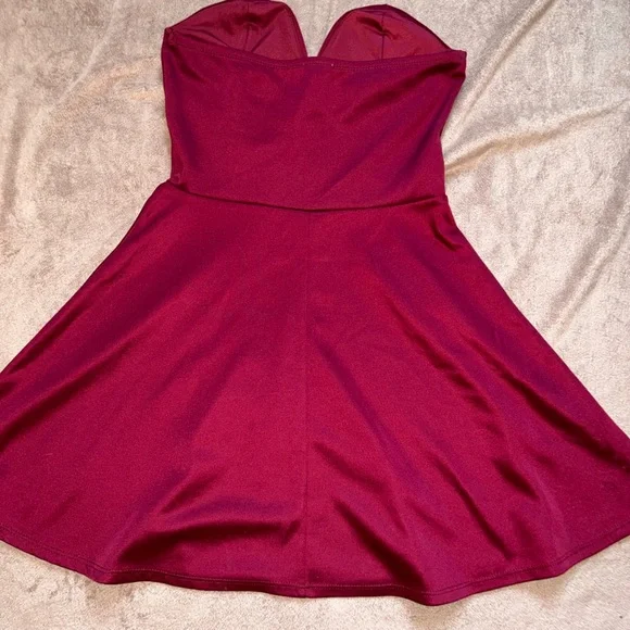 Charlotte Russe V Neck Mini Dress - Picture 3 of 3